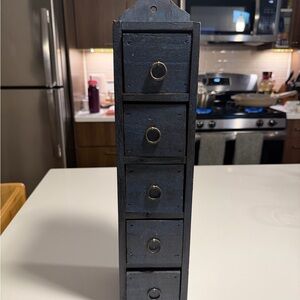 Vintage-Style spice/tea storage